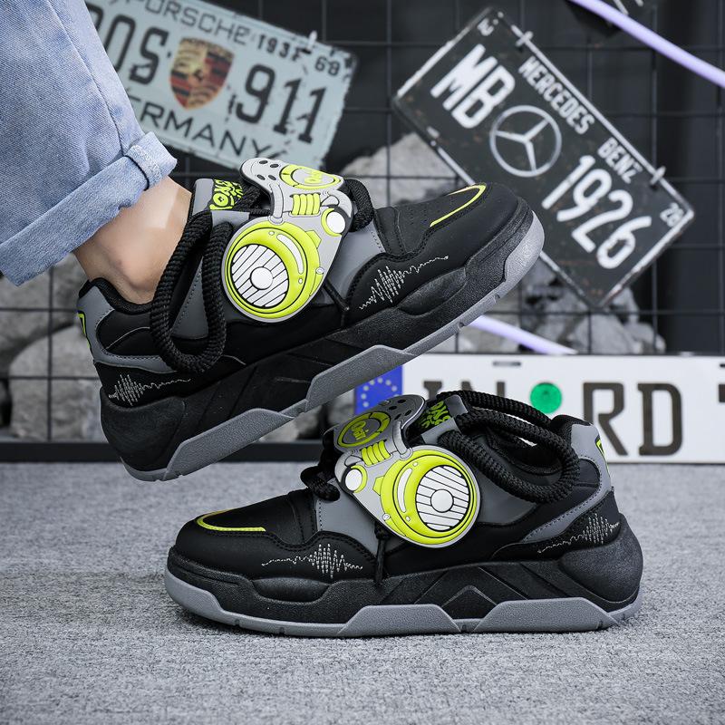 

New trendy men s shoes 2024 autumn explosion soft sole thick sole heightening fashion casual versatile sports shoes casual shoes 39 белый