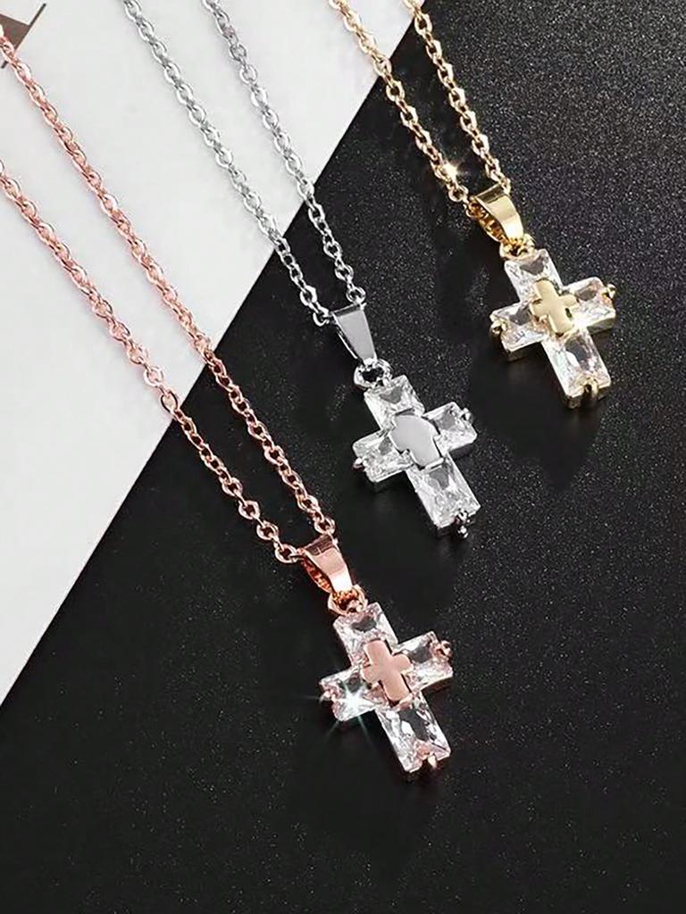 Naszyjnik z zawieszką w kształcie krzyża nadaje się do noszenia na co dzień i jako prezent.