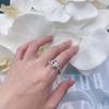 Der Ring ist aus aurischem Material gefertigt, das atemberaubend schön ist.. Diesen Sommer ist der heißeste neue Artikel die zweifarbige Galvanisierung.