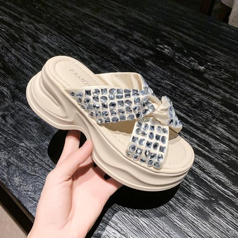Fashion Waterproof Table Slippers Summer New Round Head Open Toe Cross with Crystal Buckle Anti-slip Wear-resistant Sandals