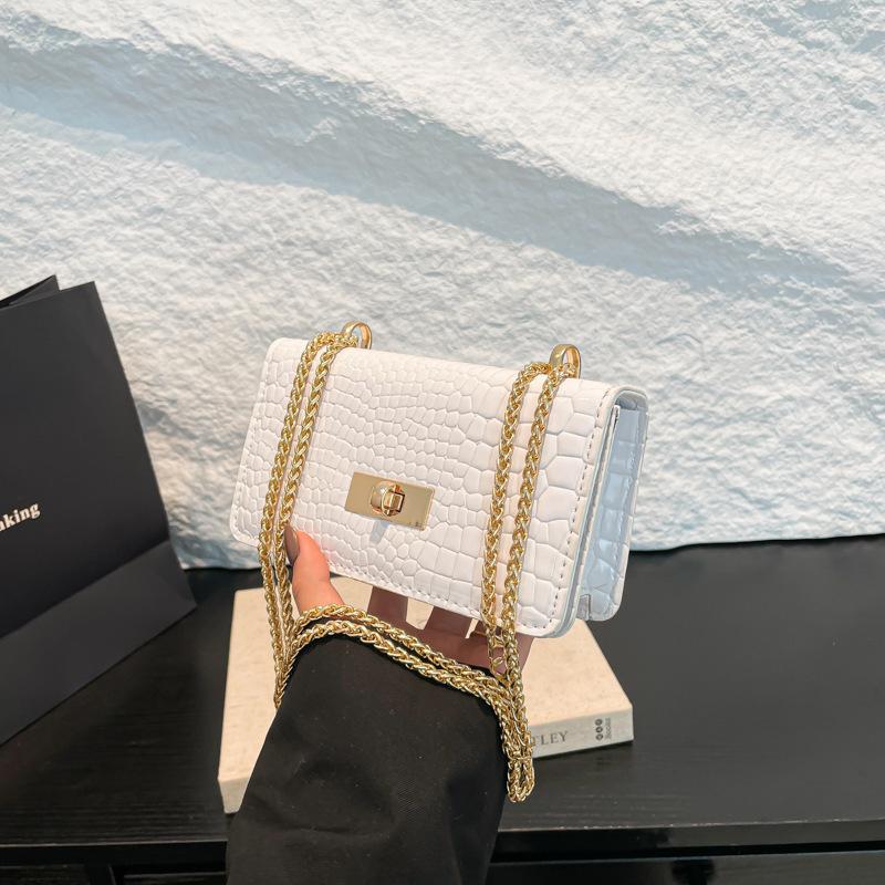 New fashionable retro patent leather glossy small square bag European and American retro box bag versatile chain women's messenger bag