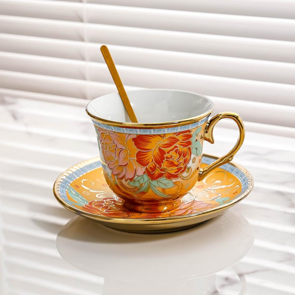 Exquisite French afternoon teacup household use Retro British tea set coffee cup Retro Flower Coffee Cup Set with Scoop Saucer