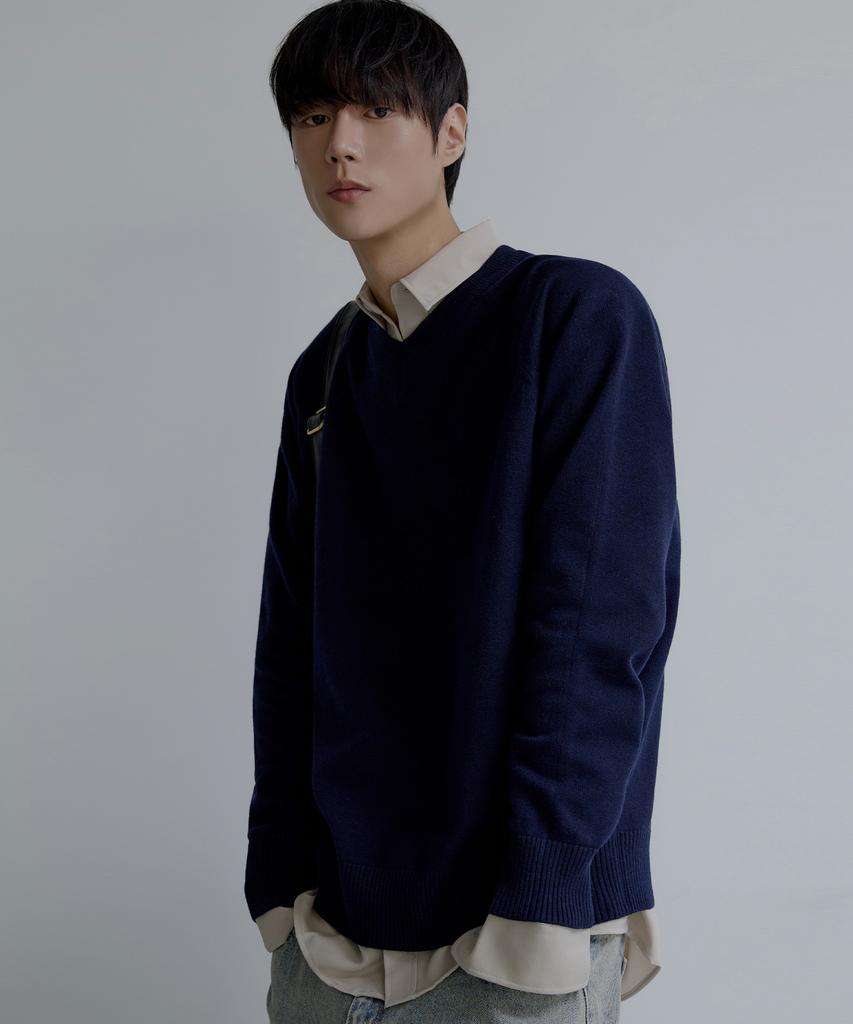 NODU V-Neck Herasi Raglan Crop Knit [Navy]