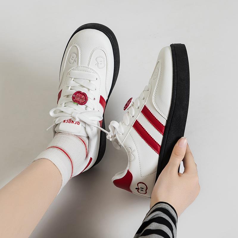 Niche women's shoes autumn new little white shoes women's flat bottom lightweight casual sports skateboard shoes