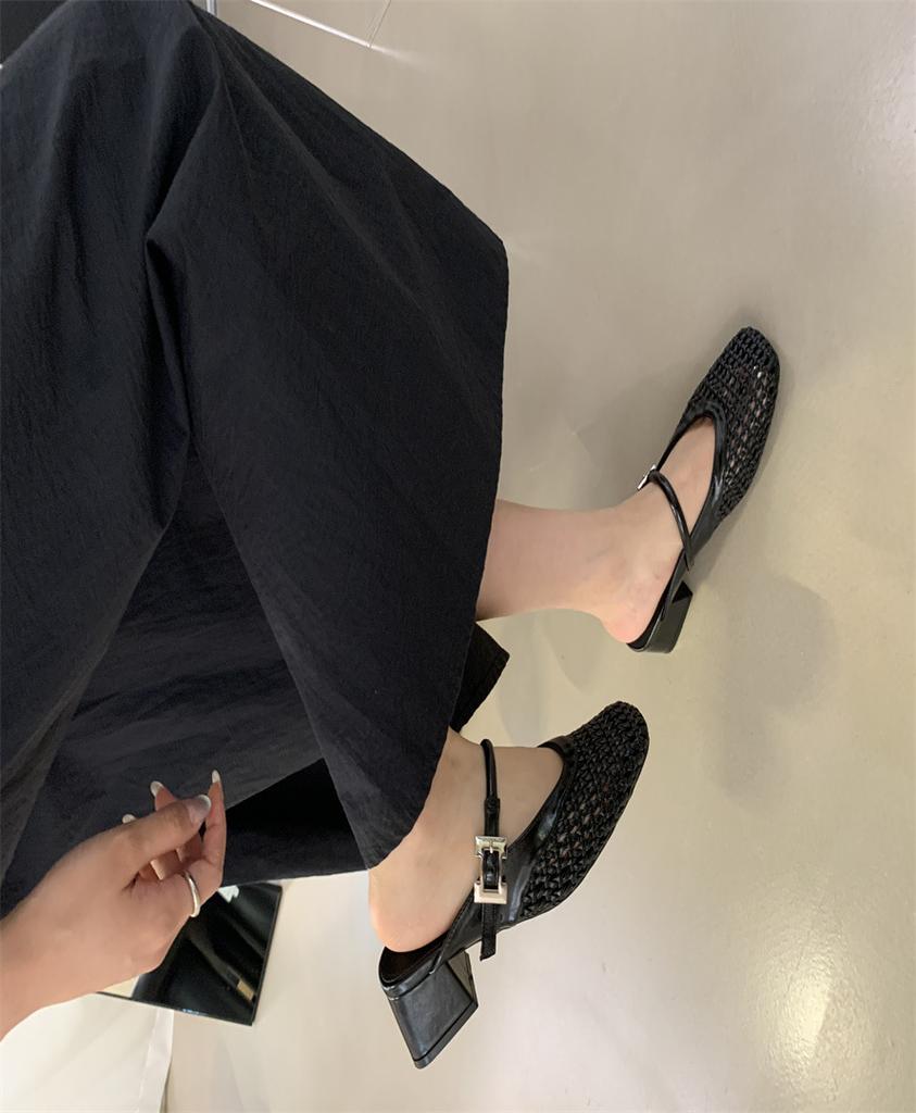 2025 new hollow woven bag head slippers women's low-heeled cool slippers one word with thick heel large size half-drag sandals women