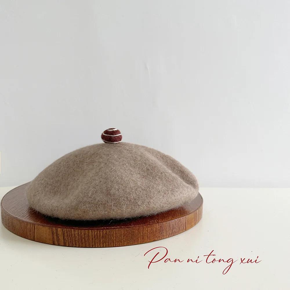 

1pc Women French Classic Solid Color Beret Cap,fleece-lined Warmth Leisure Fashion Beanie Hat Suitable for Party Wear Halloween 56-58cm колір світло кави