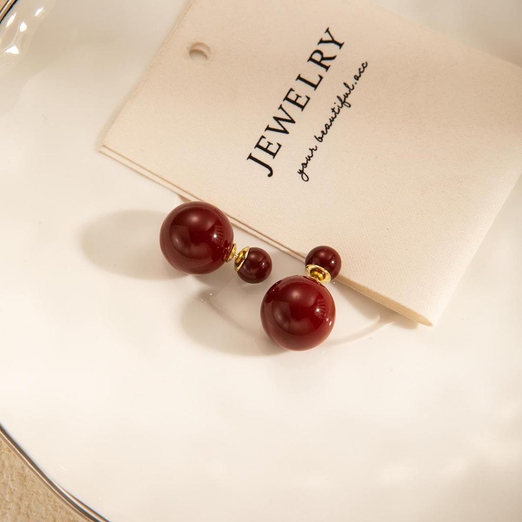 Silver Needle Double-Sided Pearl Earrings: Hong Kong Style Retro Luxury, Two-Way Front-and-Back Wear for Women, Perfect for Autumn/Winter.