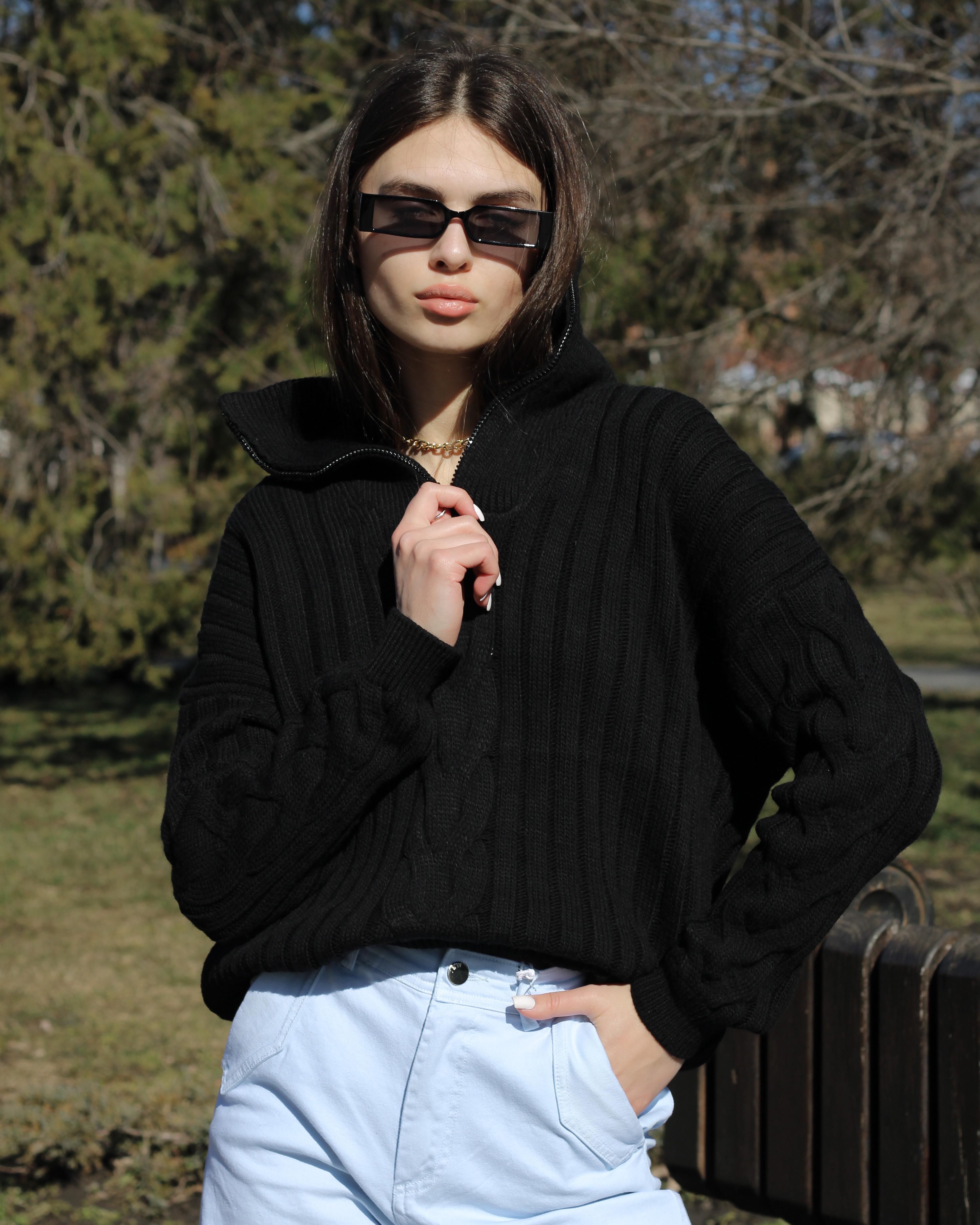 

Свитер с высоким воротником QU Style 210121 черный One Size чорний