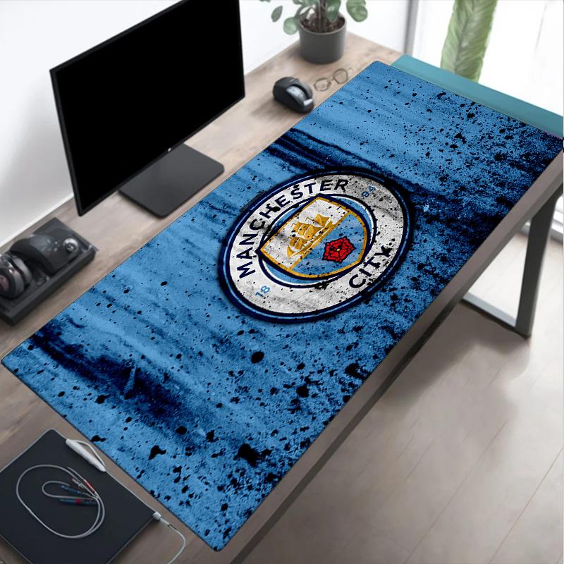 Tappetino per mouse con stemma del Manchester United, Tappetino per mouse da gaming, Tappetino per tastiera, Decorazione da scrivania per computer portatile, Regalo per tifoso, Regalo di compleanno