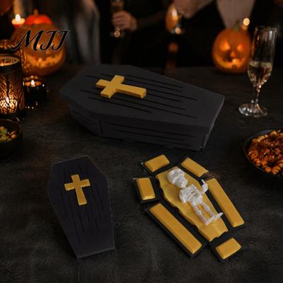 Alternative Home Decorations 3D Printed Folding Coffins Figurine with Skeleton Ornament, Miniature Articulated Statue, Dark Gothic Desktop Decoration