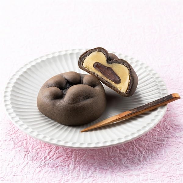 Nagonyan Puffed Paw Shape (White Black 1 bag each 4 pieces) Local Nagoya Souvenir Wagashi Tea Snack Taste Comparison Nagoyan Chocolate Cream Cat