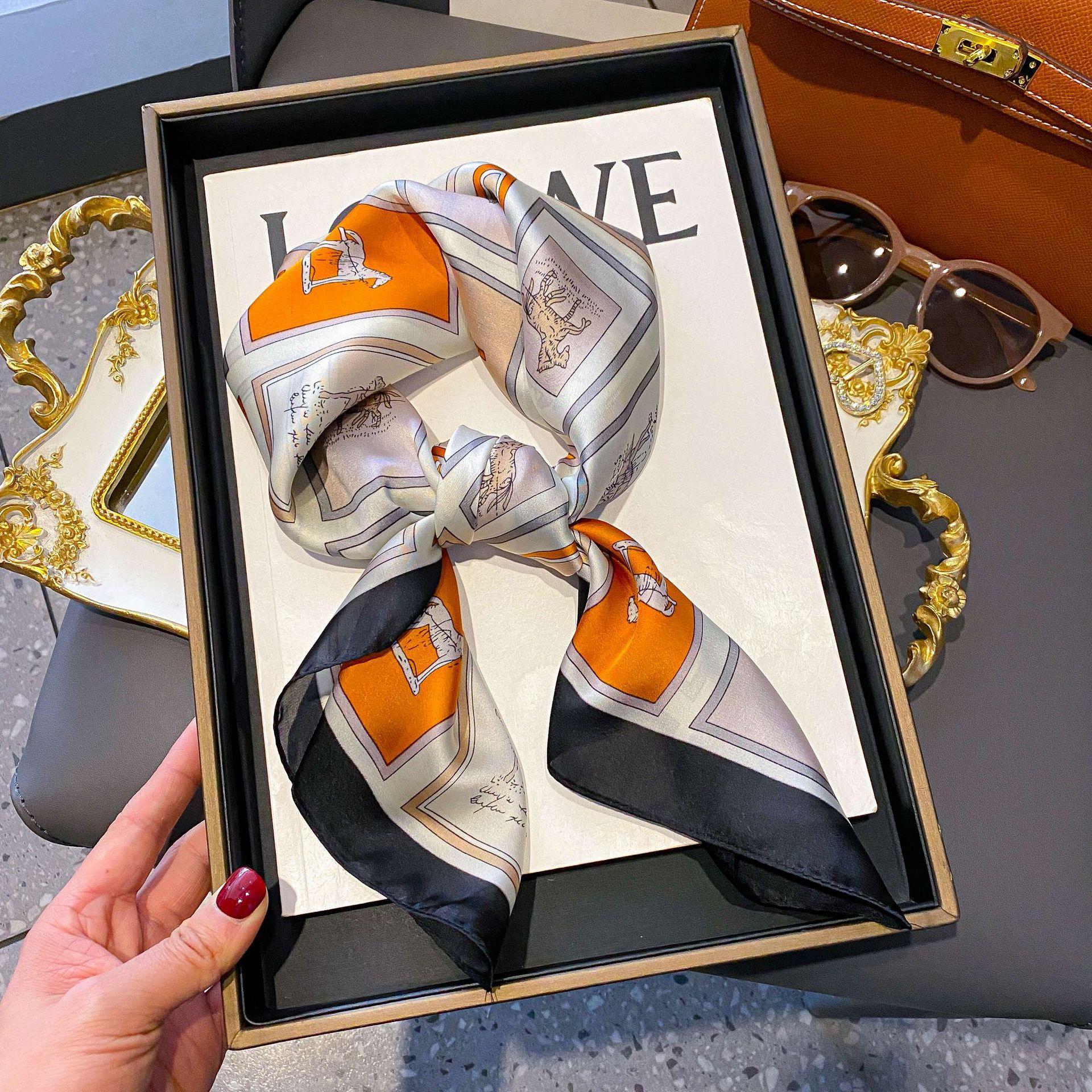 

Оранжевый Полосатый Конь Квадратный Шарф Женский Шарф из Натурального Шелка Повседневный Универсальный Декор Маленький Шейный Платок 70x70cm