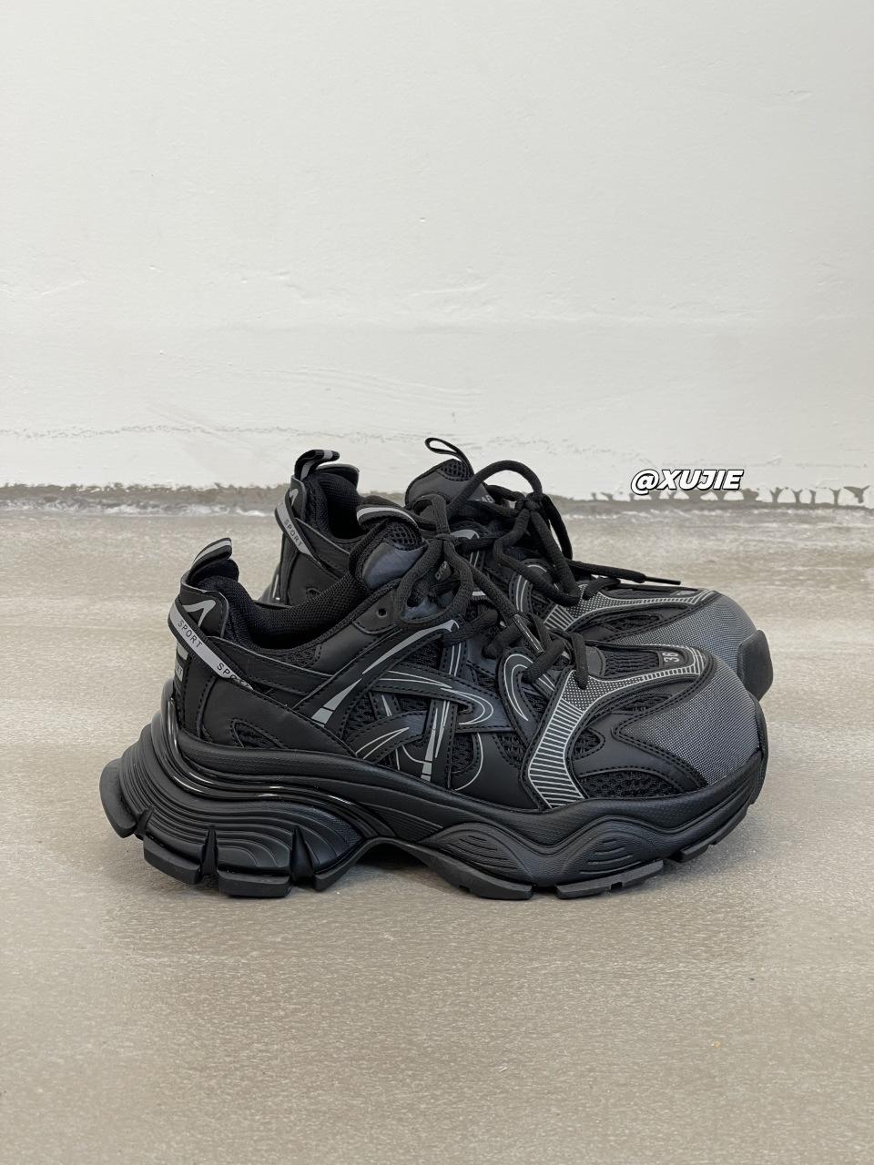 

Thick-soled heightening dad shoes women s 2025 new summer thin lightweight breathable mountaineering super fire casual sports shoes 40 чёрный