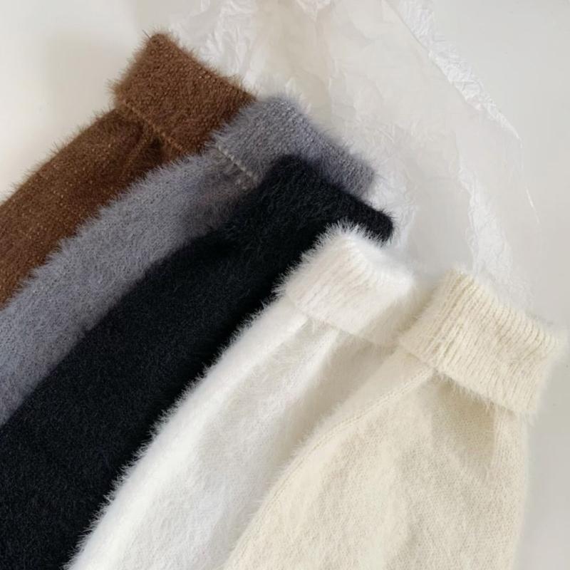 Women Flared Loose Foot Cover Winter Furry Solid Color Leg Warmers Streetwear