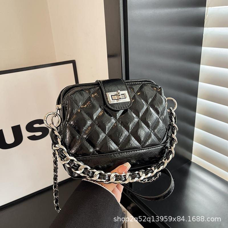 New niche bucket bag bag women's makeup fashion diamond chain portable shoulder messenger bag
