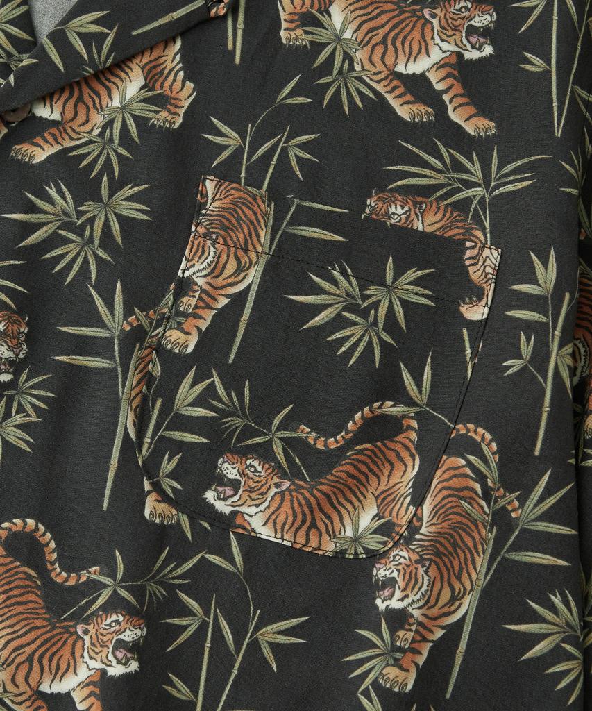 OUTSTANDING Hawaiian Open Collar Half Shirt Bamboo Tiger_Black