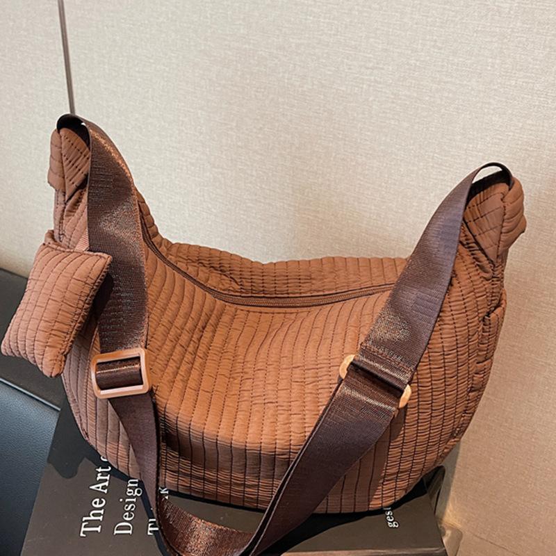 Korean Version of Foreign Style Pleated Lazy Wind Dumpling Bag Women's 2025 Autumn and Winter New Lightweight Large-capacity Single Shoulder Oblique