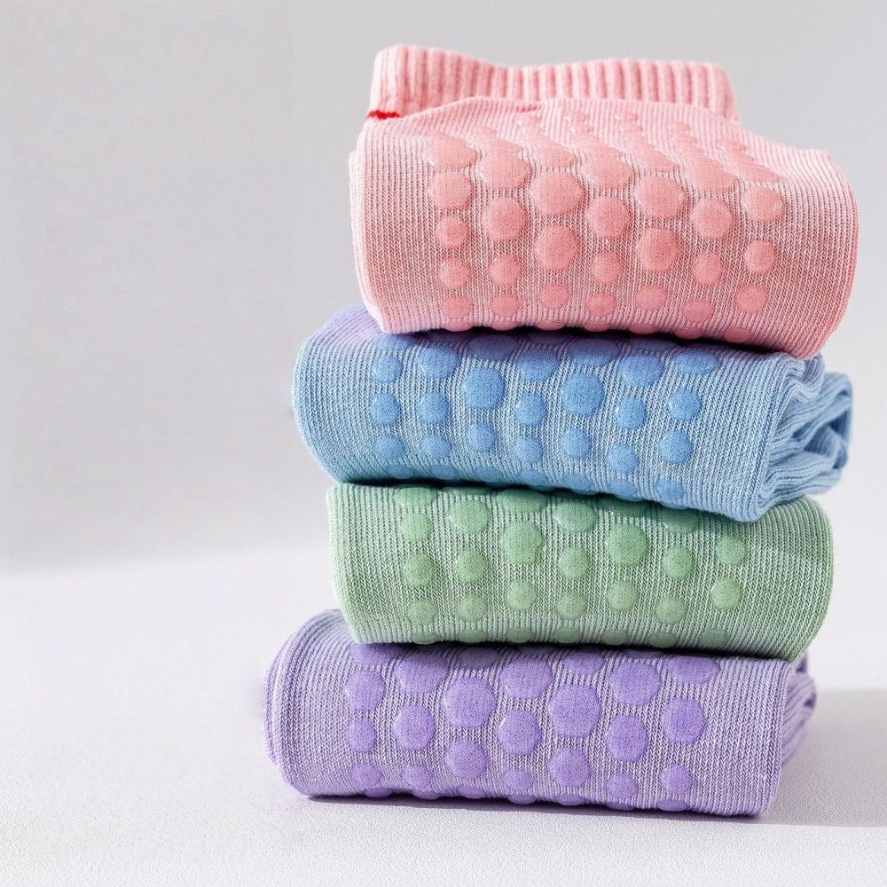 1 Pair Yoga Socks Anti Slip Silicone Mid-Calf Women Sports Socks 95% Cotton Sweat-Absorbent Anti-Odor Breathable Socks