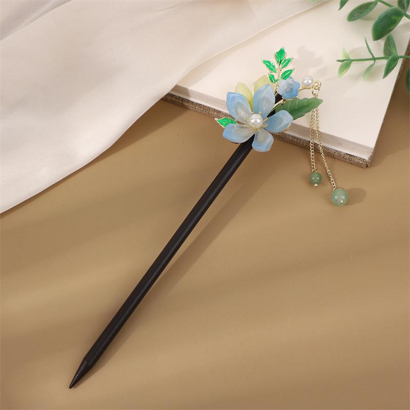 Ebony Style Tassel Hairpin: Vintage Wooden Hair Accessory for Women, Perfect for Simple Updos and Ancient Costume Adornments