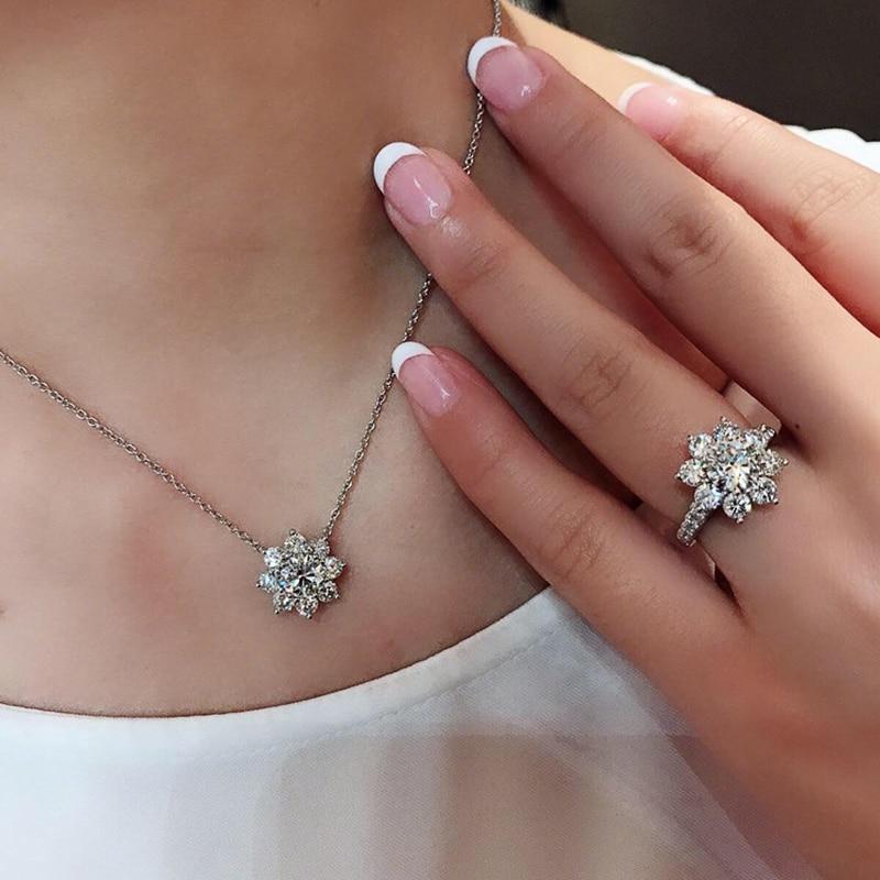 Delikate krystallblomstringer med Cubic Zirconia Kvinner Bryllup Forlovelsesfest Fingerringer Motesmykker