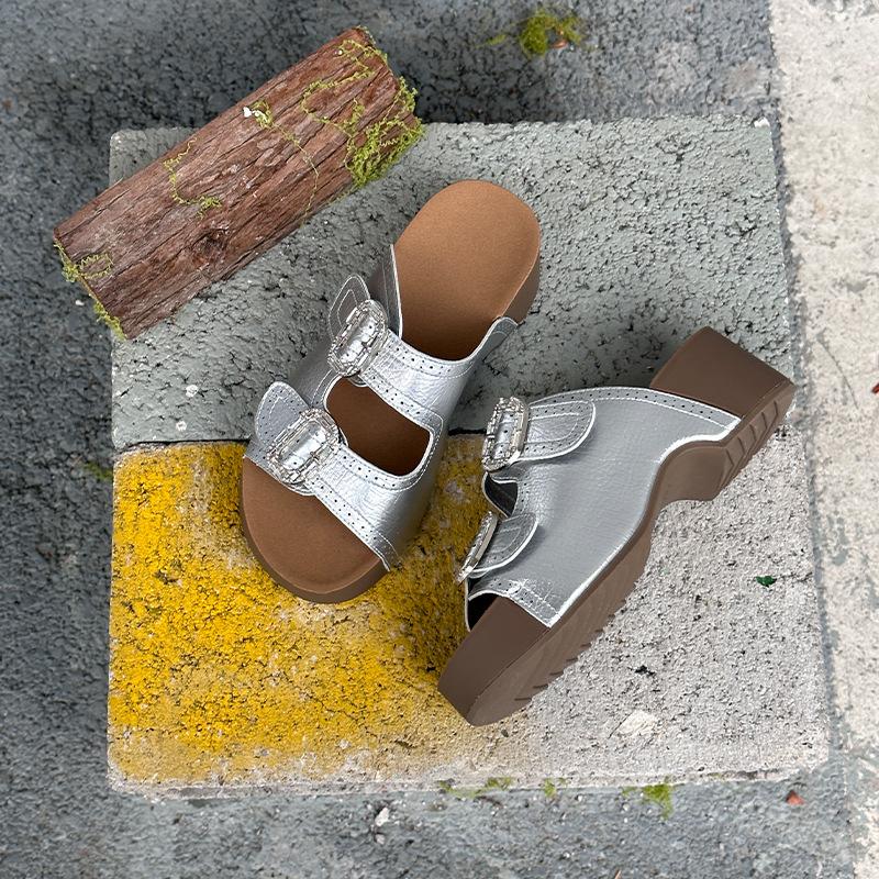 

Suction film bottom double buckle with slippers summer new thick bottom heightening one-word drag casual versatile outer wear sandals women 35 серебряный