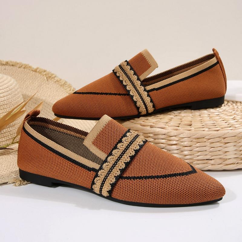 Large-sized Fly-knit Breathable Flat Single Shoes for Women Pointed-toe Color-matched, Light-cut All-season Work Lazy Shoes