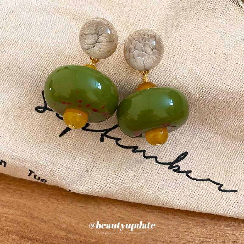 New Chinese Retro Irregular Resin Round Stud Earrings Small Fresh High-end Earrings Niche Design Earrings Women