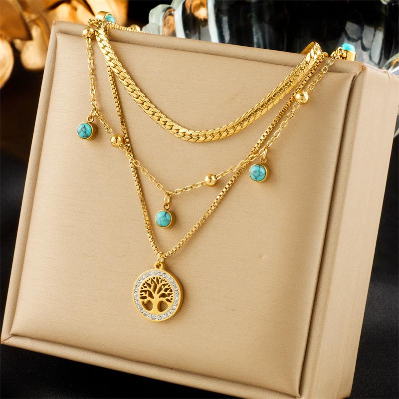 Retro Gold-Plated Double-Layer Butterfly and Pearl Pendant Necklace