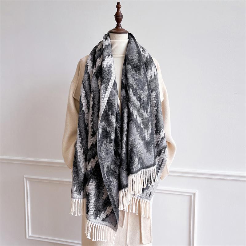 Women Paisley Scarf Cashmere Feeling Pashmina Shawls Lady Winter Jacquard Scarves Blanket Foulard Bufanda Tassel Poncho Stoles