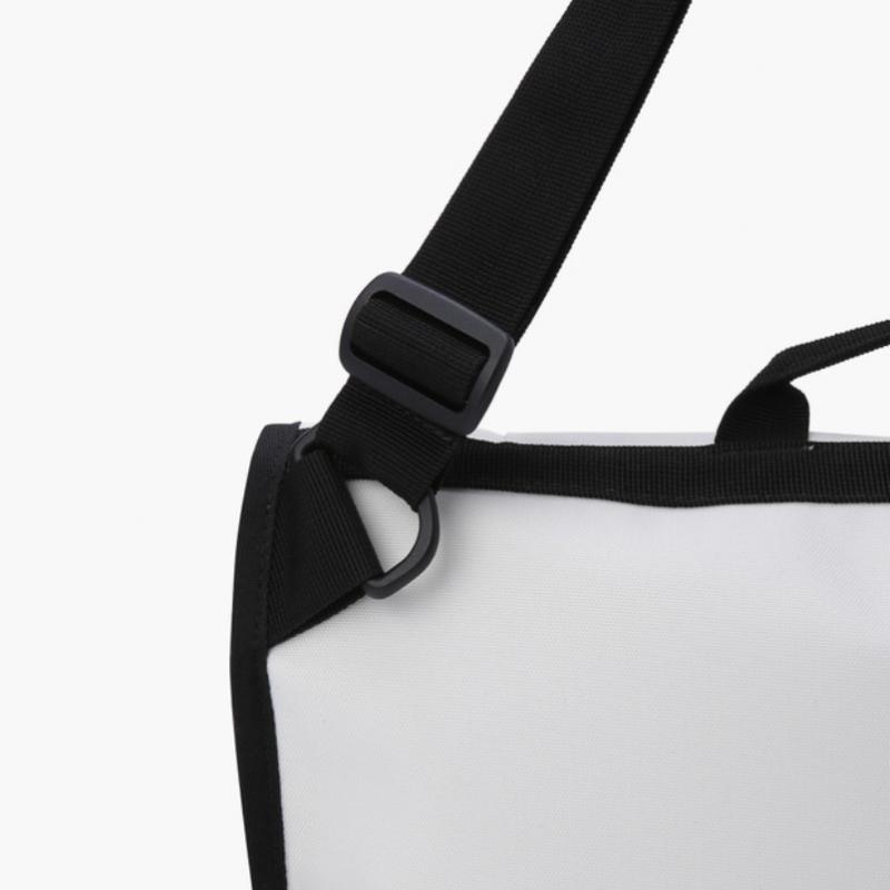 Le Coq Sportif [cLearance][60  Off] Mini Messenger Bag  Unisex    Ivory  Qp123abg12 