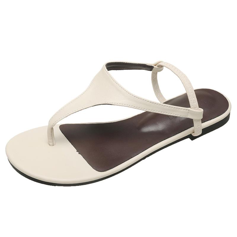 Flat-bottomed retro vacation wind pinch sandals fairy shoes 2025 new summer silver versatile beach roman shoes