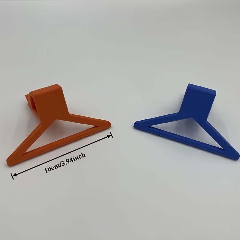 Paint Can Brush Cleaner, Clip-On Paint Scraper,Anti-Drip Paint Holder,Compatible with Various Sizes of Paint Cans,Prevents Leaks