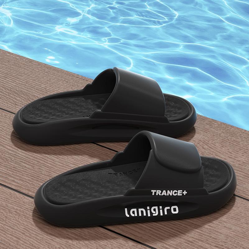 

Літні чоловічі тапочки 2024 року для ванної кімнати Плоскі протиковзкі шльопанці Повзунки на відкритому повітрі М’які зручні повсякденні сандалі Взуття 38-39 чорний