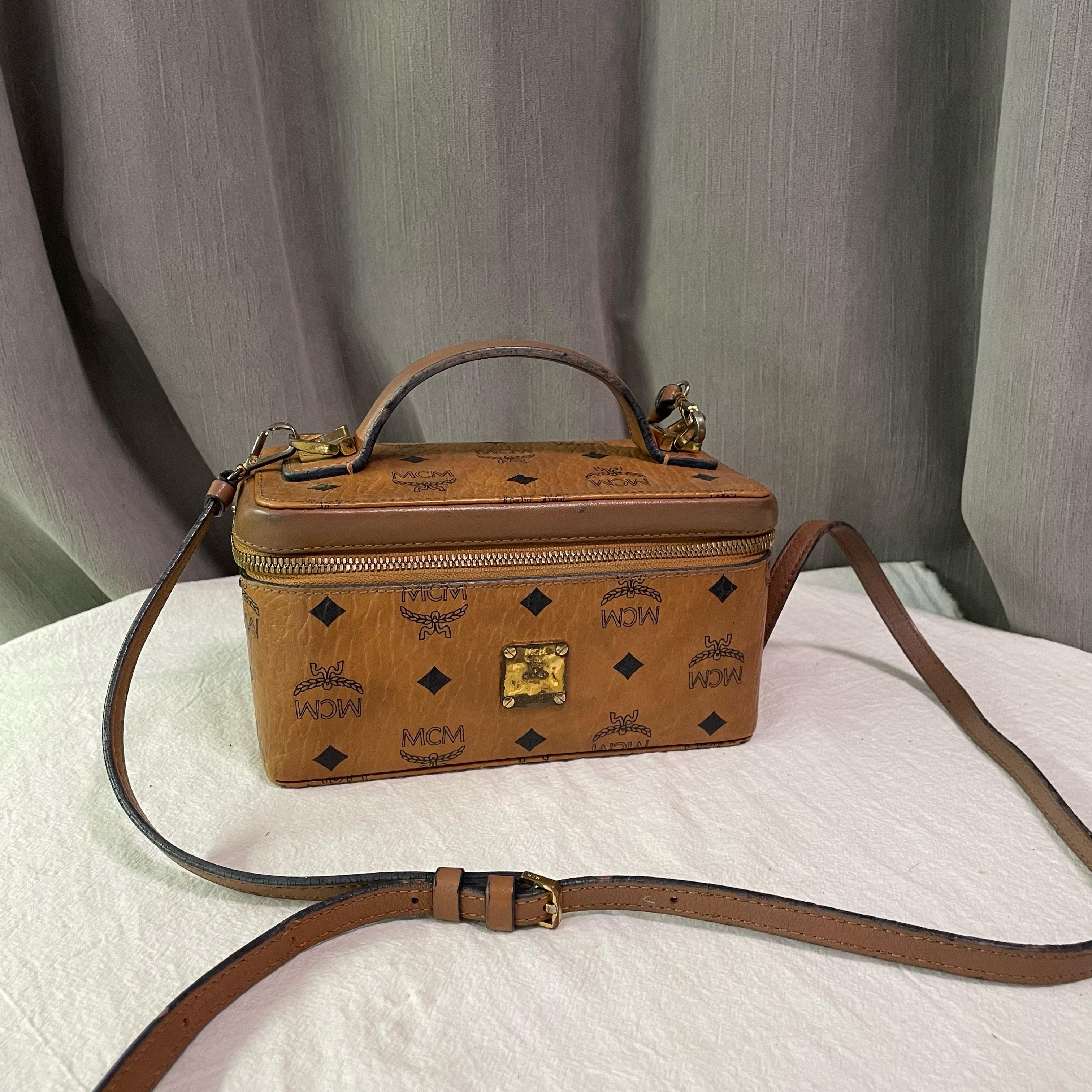 [Pre-Owned] Rockstar Visetos Monogram Detachable Shoulder Strap Leather Box Bag Cosmetic Bag Shoulder Bag Crossbody Bag Handbag - Good #1YQMCU7 ONE SIZE