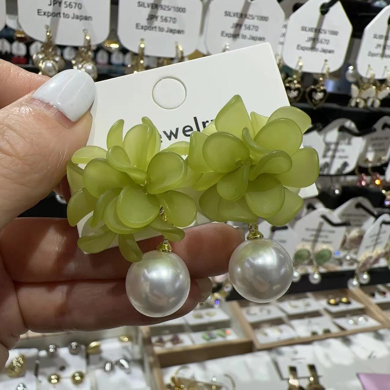 

Винтажные белые серьги-подвески с цветком из ракушки в форме сердца для женщин, новый модный дизайн, темпераментные серьги, свадебные украшения, подарок