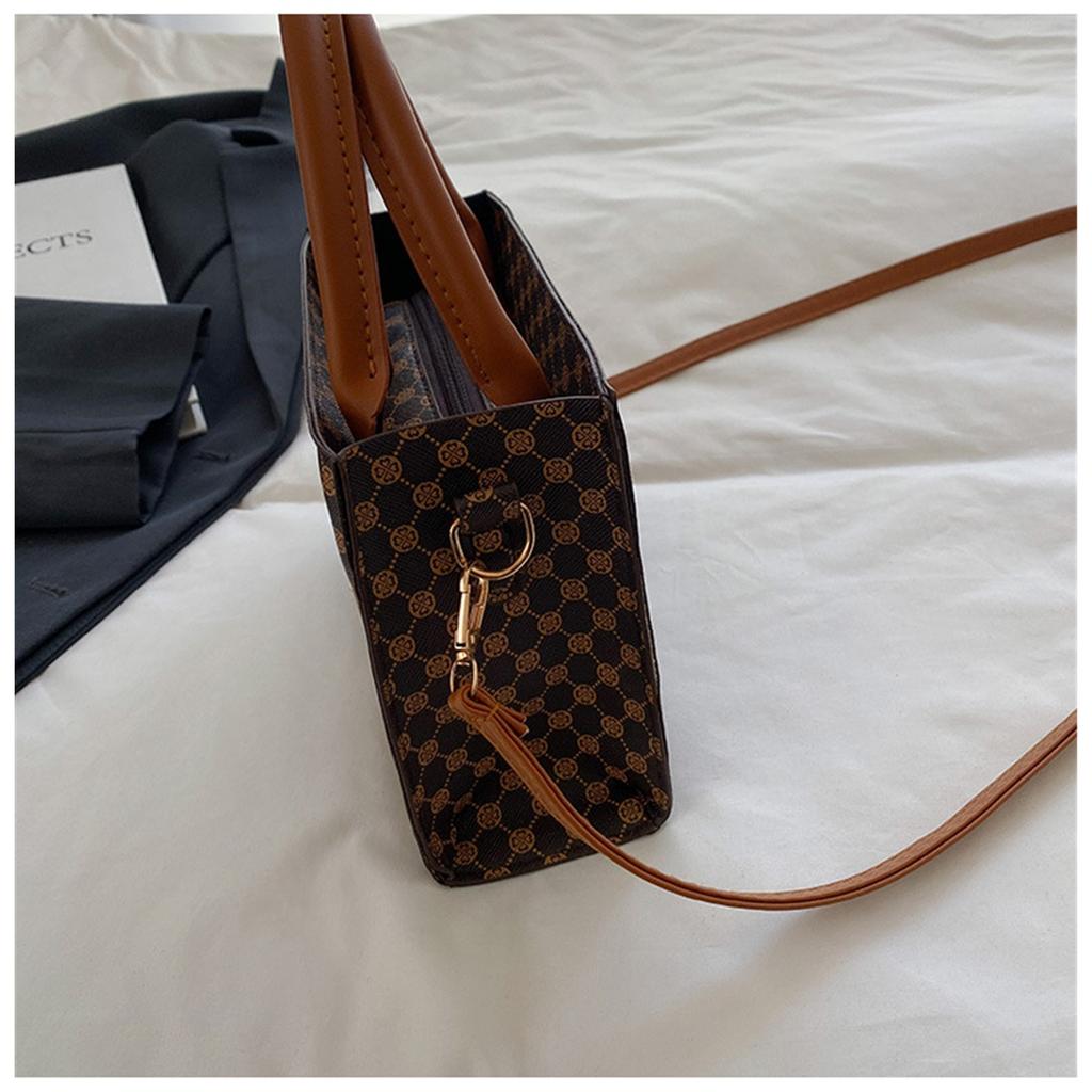 Letter Tassel Trend Fashion Retro Print Fashionable One Shoulder Handbag Small Square Women's Bag
