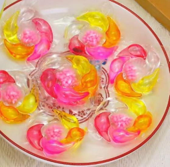 

Капсулы для стирки 6-в-1 с антибактериальным эффектом, длительным ароматом и смягчающим концентрированным моющим средством