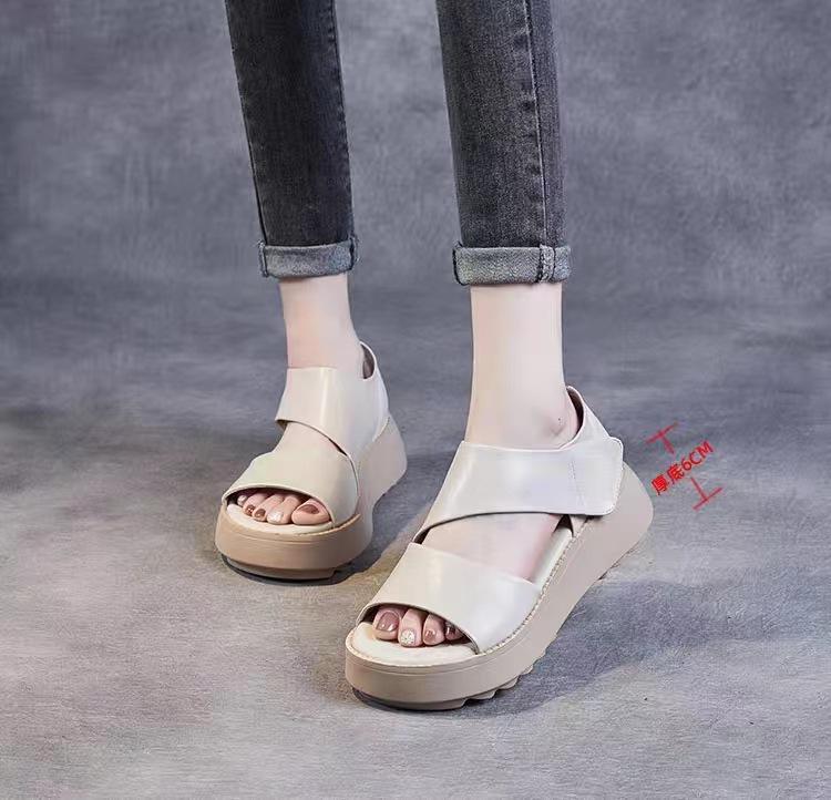 

Новые женские сандалии на платформе с липучками 35