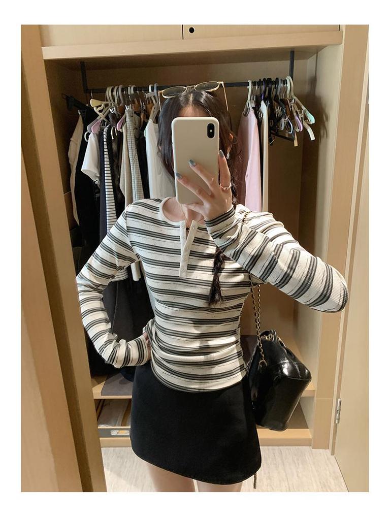 Spicy Girl Striped Slimming Long Sleeve T-Shirt - Stylish Korean Autumn/Winter Top for Women
