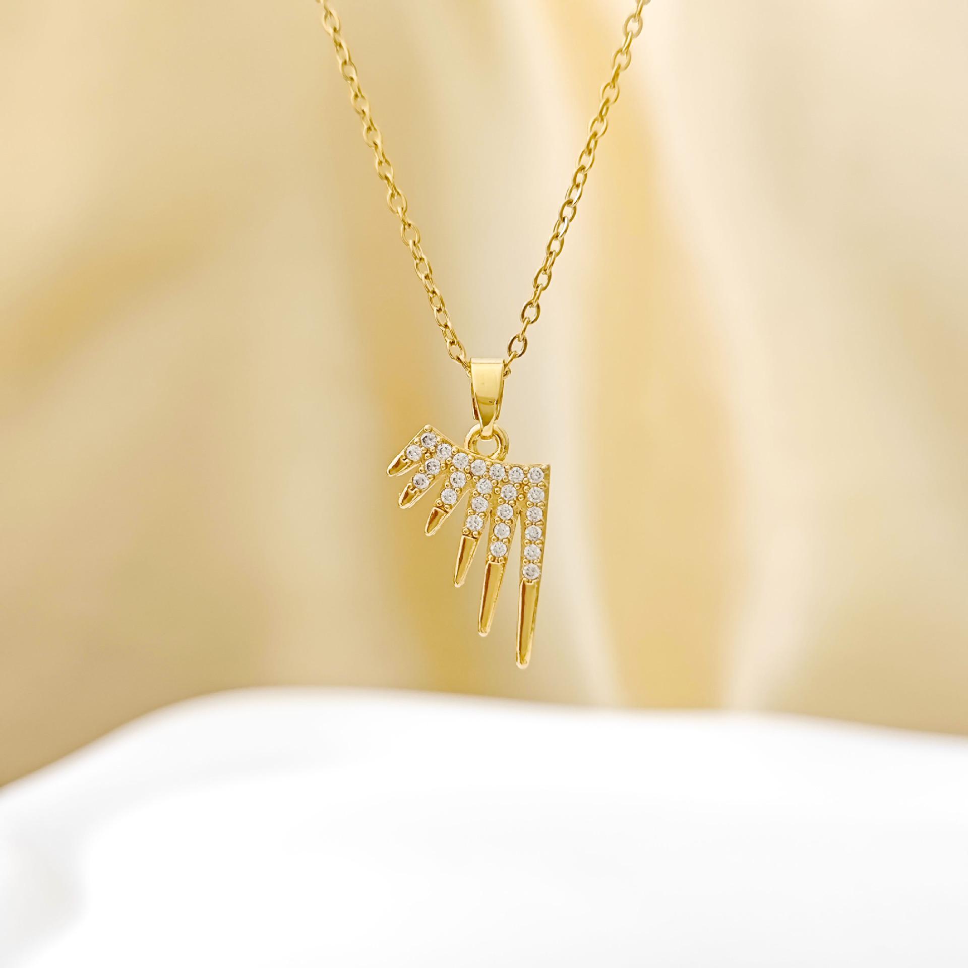 High-End Angel Wings Necklace: Luxury Women s Fashion Clavicle Chain with Versatile Design