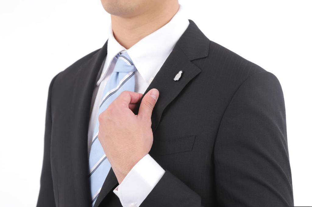 Don Flyee Baby Penguin Pin Badge, Cute and Funny Animal Motif, Butterfly Clutch Accessory, Alloy, C0075