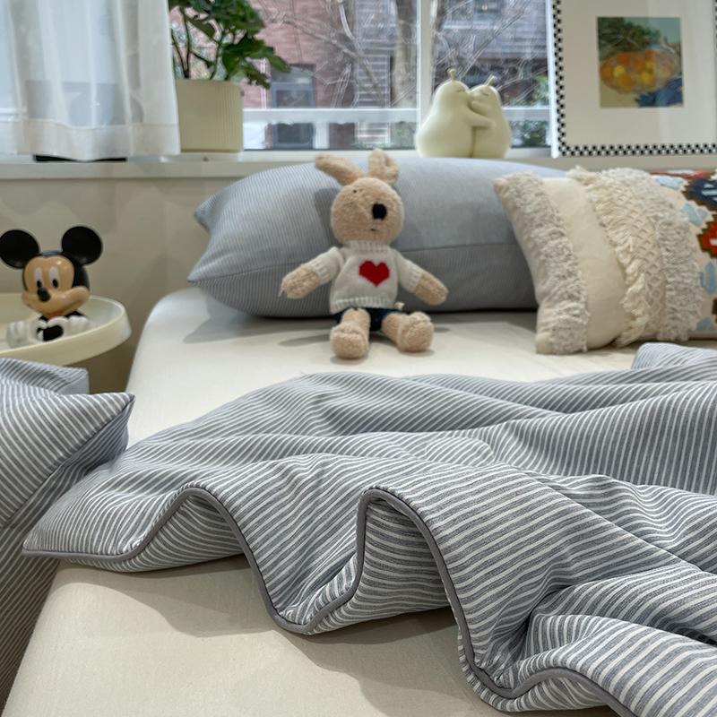 Ins Style Plaid Summer Quilt Light Comforter Spring Summer Comforter Suitable For Bedroom Apartment Student Dormitory