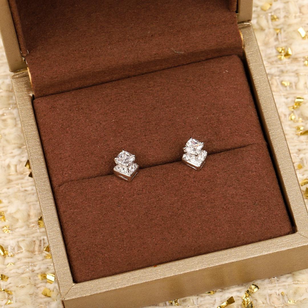 

Горячий бренд Винтажные серьги для женщин Роскошные украшения Модные бриллианты Дизайнерские серьги-подвески Чистое серебро 925 пробы Женские серьги-пусеты для вечеринки