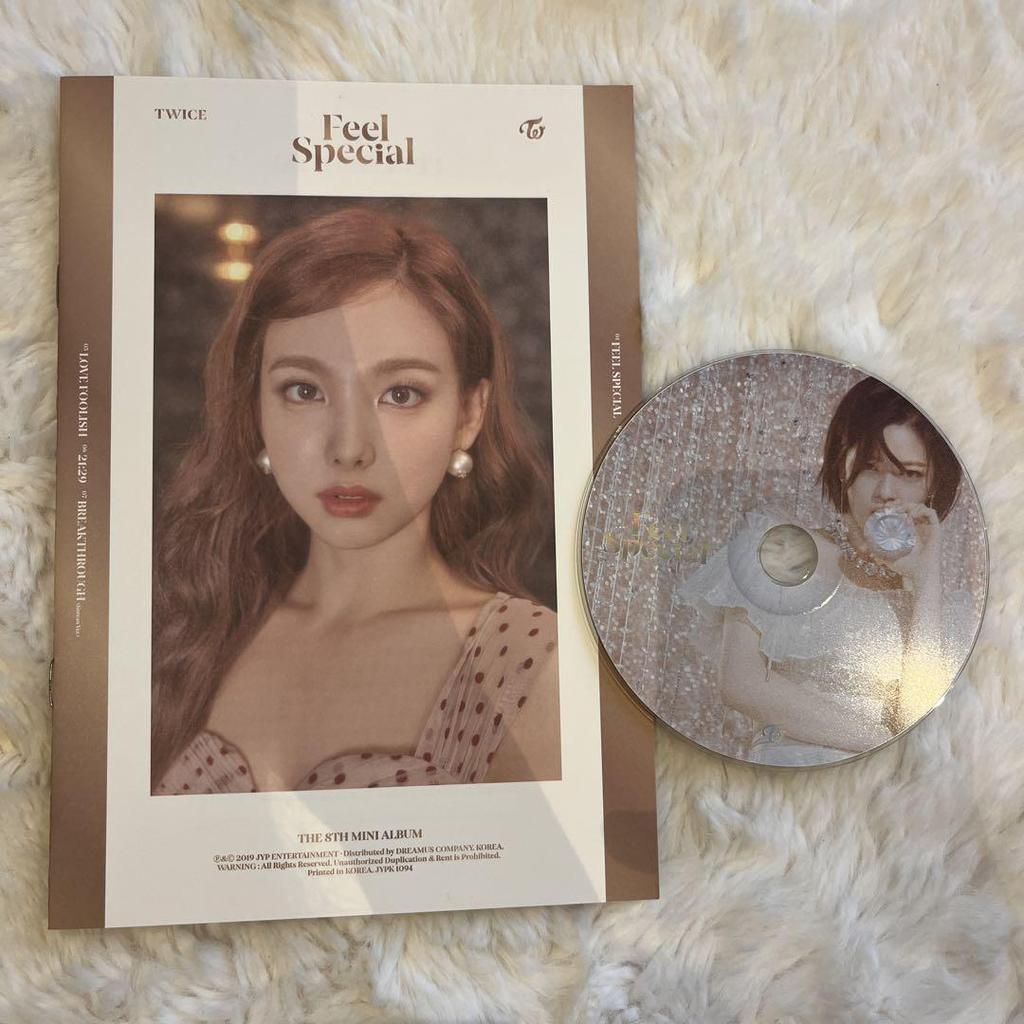 [USED] TWICE Album Feel Special Bver Bonus Trading Card Included