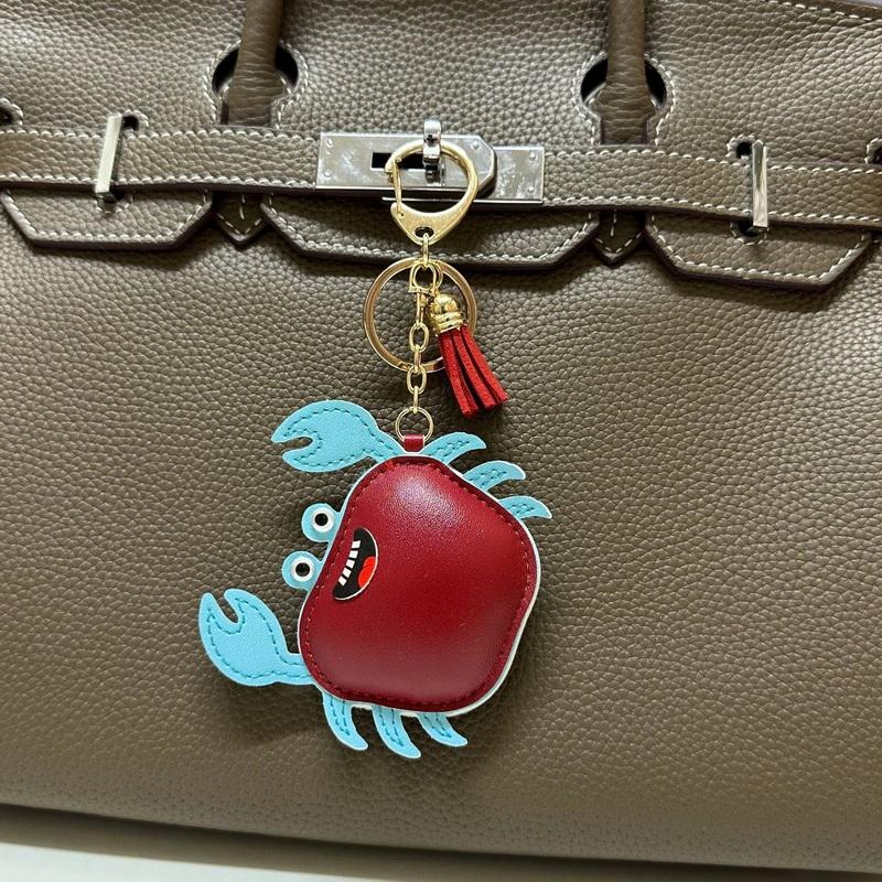 1 Pcs Simple And Fashionable Leather Crab Car Keychain Bag Creative Headphone Bag Pendant Accessories