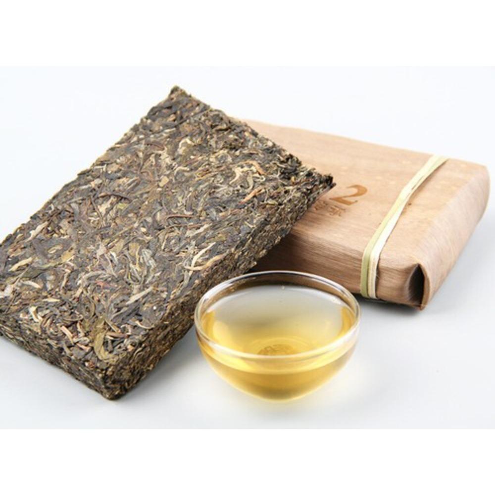 Yunnan Menghai 8582 Ripe Puer Tea Cake Old Tree Fermented 250g