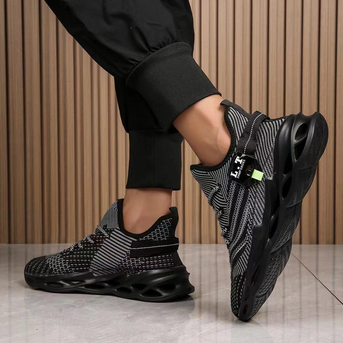 

2024 новые сетчатые дышащие спортивные кроссовки весна, лето, осень и зима повседневные модные спортивные кроссовки для бега летающие плетеные мужские кроссовки 39 чёрный