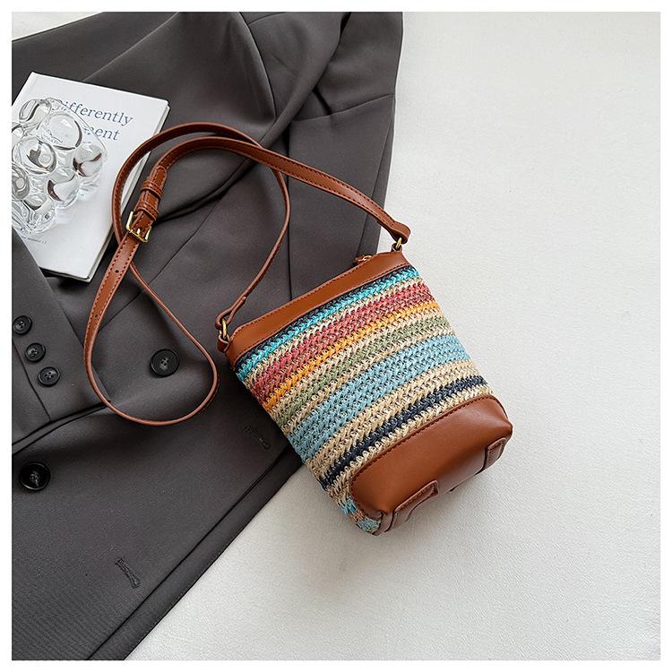 

Fashion woven straw bag 2025 summer new trendy high-end texture messenger bag temperament casual women s bag shoulder bag коричневый
