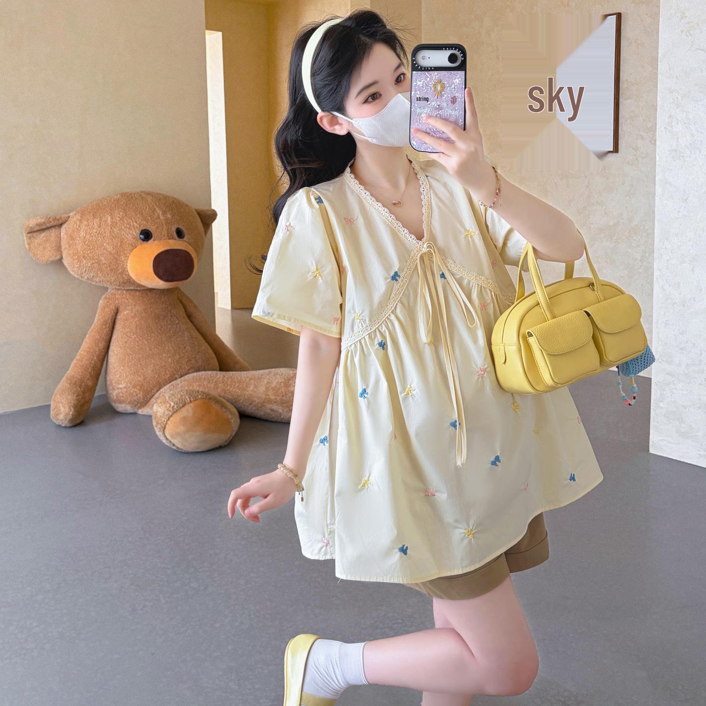 Spring/Summer 2026 Maternity Korean V-neck Embroidered Bow Top & Tummy Support Shorts M