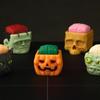 Yousheng 1/5Pcs Halloween Cube Head Figurine Spooky Mini Skull Pumpkin Zombie Black Cat Head Resin Statue Toy Home Office Desktop Decoration Ornament